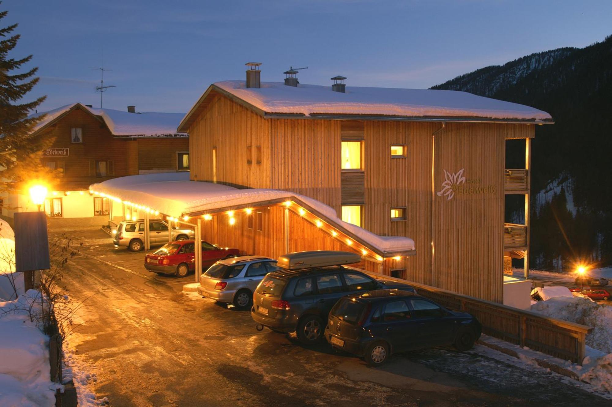 Hotel Edelweiss マッレス・ヴェノスタ エクステリア 写真