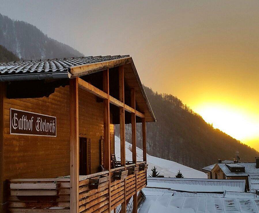 Hotel Edelweiss マッレス・ヴェノスタ エクステリア 写真